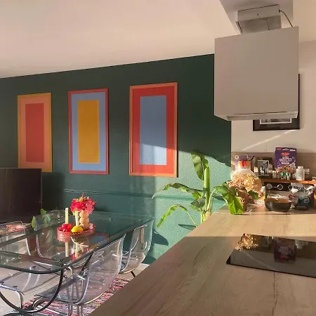 아파트 House With Terrace Near Center *